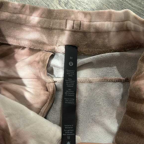 • Lululemon • Men’s City Sweat Jogger 29" *Earth Dye
Earth Color Clay Medium - Picture 4 of 4